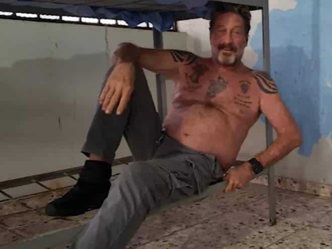 John McAfee vẫn Pump đồng Ghost của mình khi thụ án tại nhà tù Tây Ban Nha