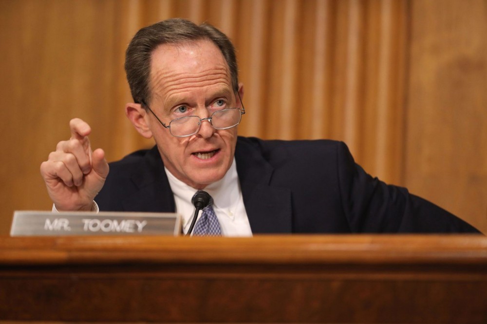 Pat Toomey tien dien tu
