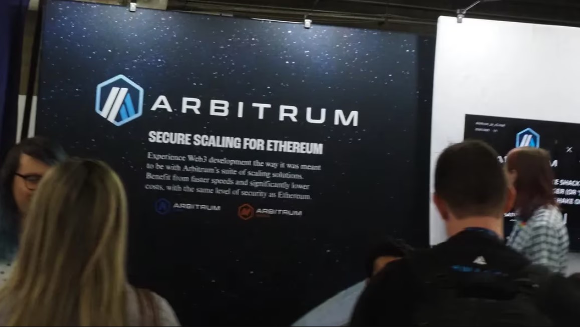 Arbitrum Foundation nhuong bo